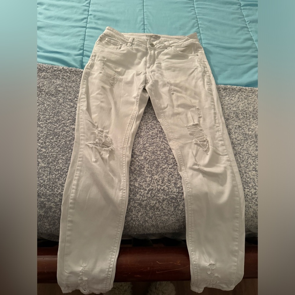 White skinny jeans